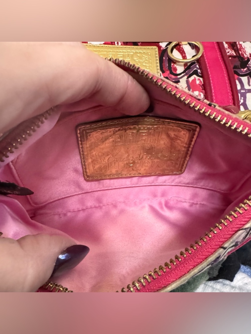 Coach Y2K Poppy Graffiti Glam Tote & Wristlet Set (Pink Multi) - GUC - Picture 9 of 14
